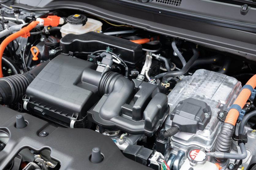 エンジン性能を支える多様な形状とミクロン単位の寸法管理